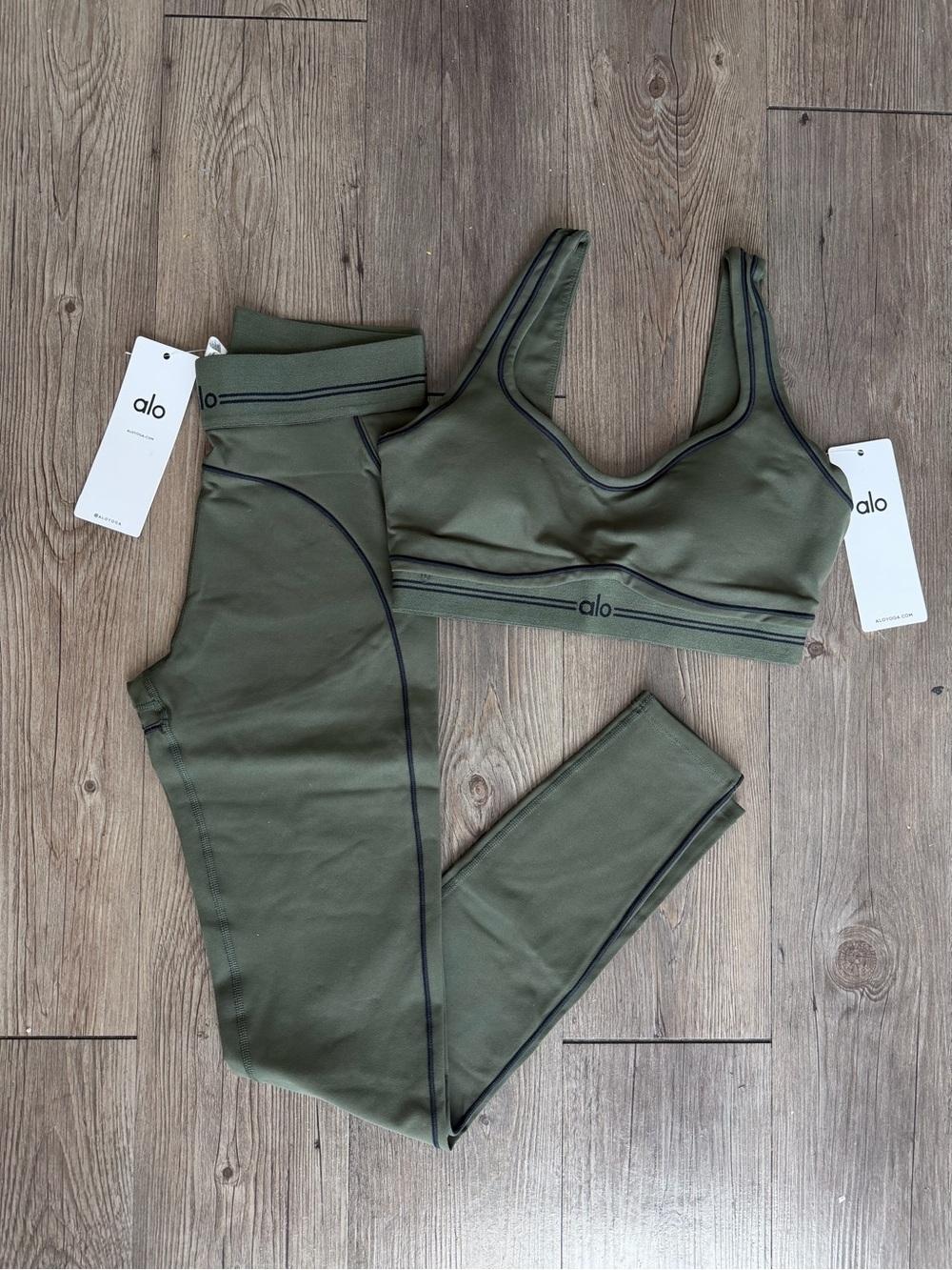 Alo Olive Green Heart Throb Set
